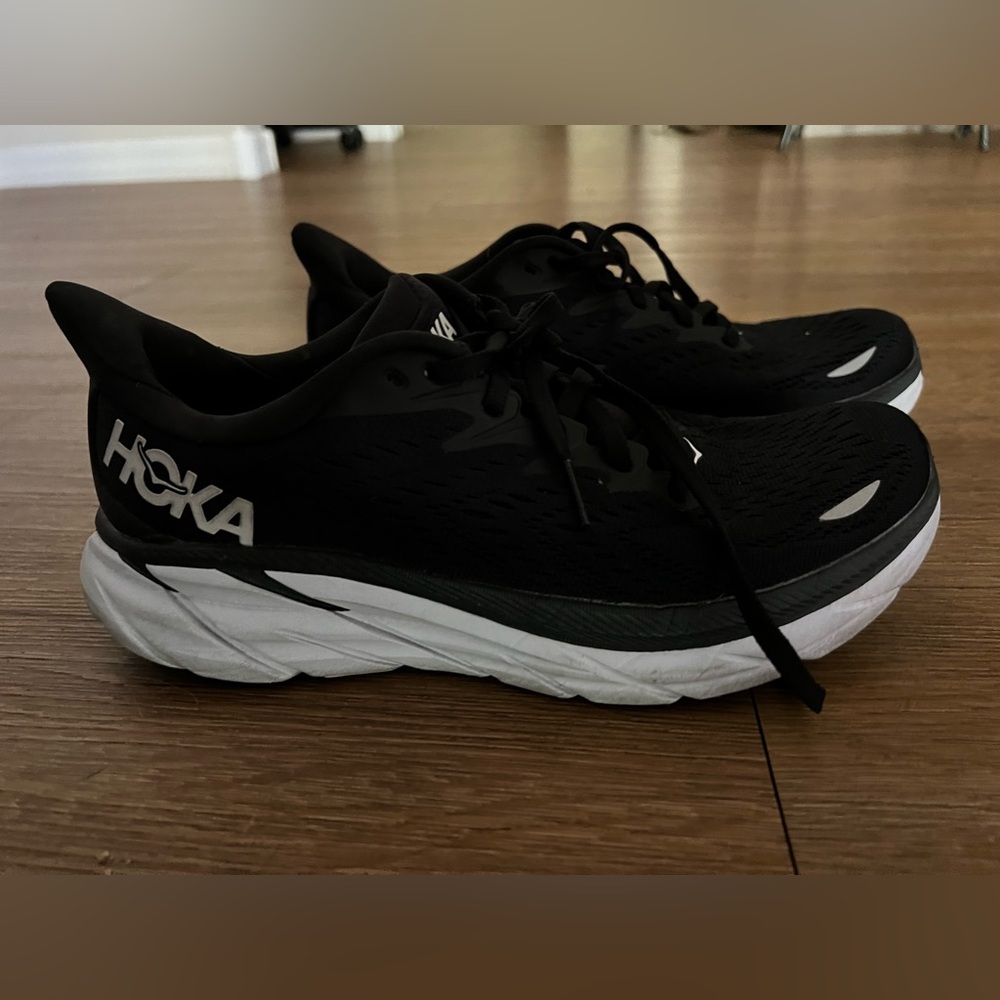 HOKA CLIFTON 8 SHOES - BLACK AND WHITE